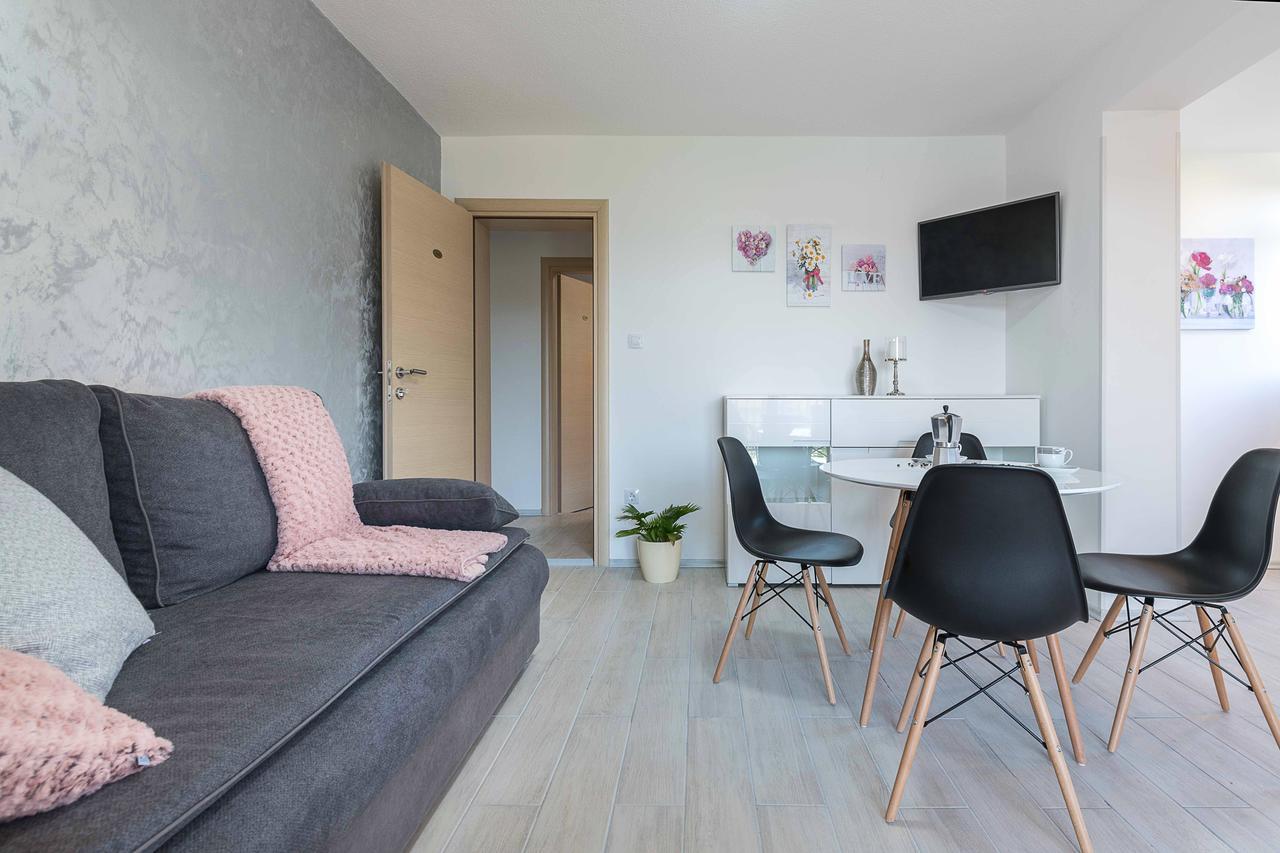 Apartments Villa Tre Marie 罗维尼 外观 照片
