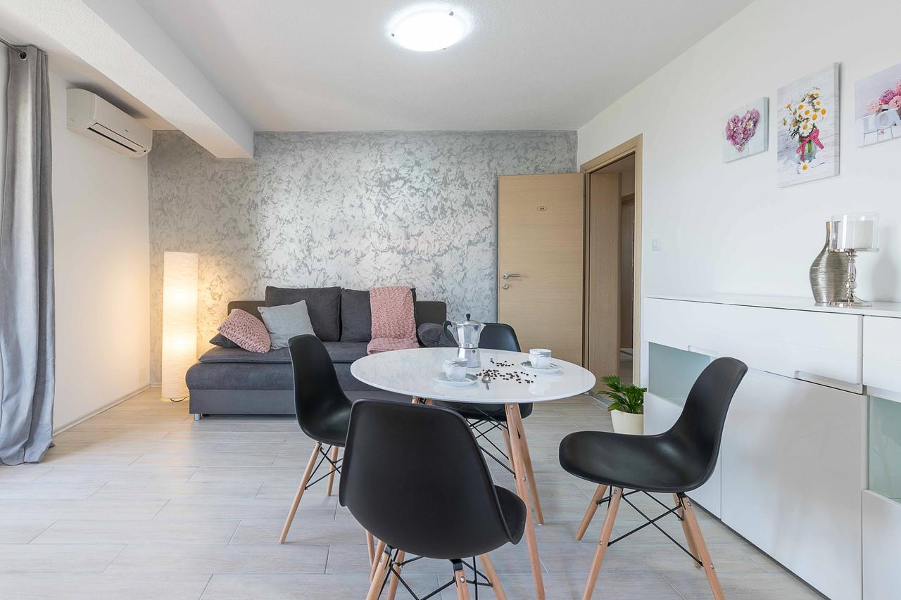 Apartments Villa Tre Marie 罗维尼 外观 照片